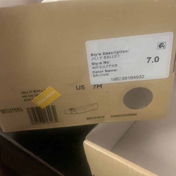 Michael Kor brown Jilly Ballet  size 7 only worn once - Picture 3 of 3